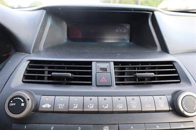 2010 Honda Accord LX 4dr Sedan 5A   - Photo 22 - Hickory, NC 28601