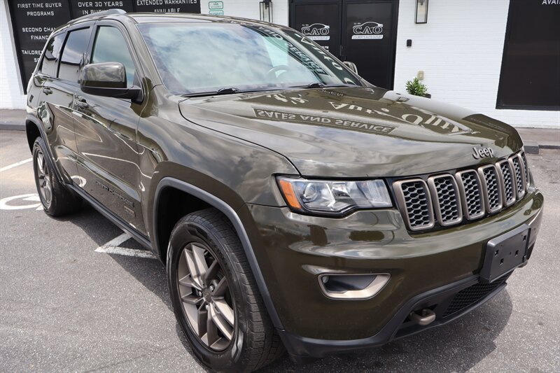 2016 Jeep Grand Cherokee Laredo 4x4 4dr SUV - Photo 2 - Hickory, NC 28601