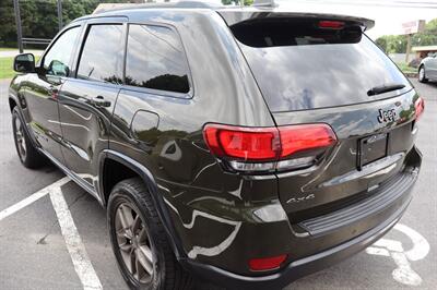 2016 Jeep Grand Cherokee Laredo 4x4 4dr SUV - Photo 6 - Hickory, NC 28601