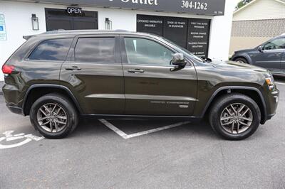 2016 Jeep Grand Cherokee Laredo 4x4 4dr SUV - Photo 9 - Hickory, NC 28601