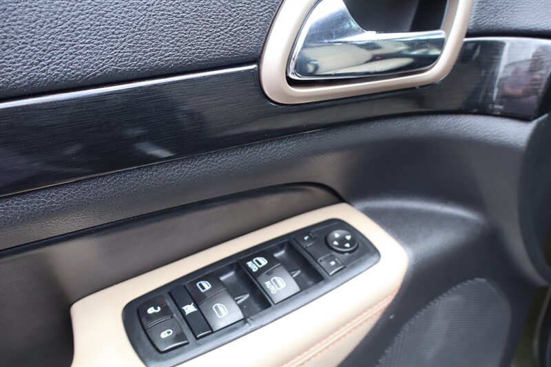 2016 Jeep Grand Cherokee Laredo 4x4 4dr SUV - Photo 20 - Hickory, NC 28601