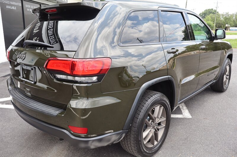 2016 Jeep Grand Cherokee Laredo 4x4 4dr SUV - Photo 8 - Hickory, NC 28601