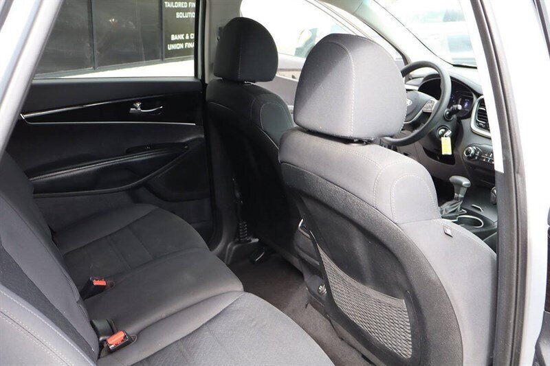 2019 Kia Sorento LX 4dr SUV - Photo 15 - Hickory, NC 28601