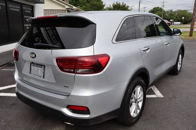 2019 Kia Sorento LX 4dr SUV - Photo 8 - Hickory, NC 28601