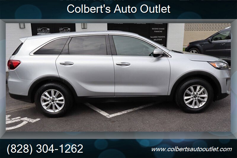 2019 Kia Sorento LX 4dr SUV - Photo 9 - Hickory, NC 28601