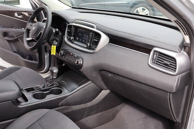 2019 Kia Sorento LX 4dr SUV - Photo 16 - Hickory, NC 28601