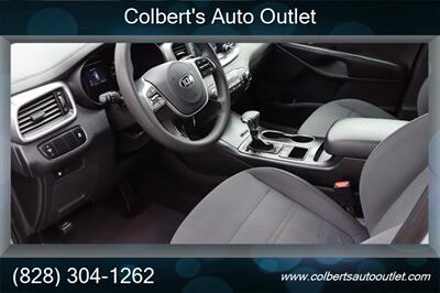 2019 Kia Sorento LX 4dr SUV - Photo 11 - Hickory, NC 28601