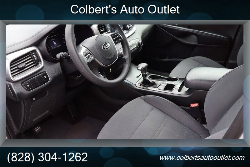2019 Kia Sorento LX 4dr SUV - Photo 11 - Hickory, NC 28601