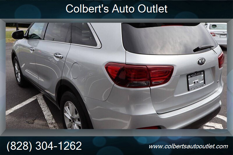 2019 Kia Sorento LX 4dr SUV - Photo 6 - Hickory, NC 28601