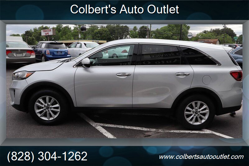 2019 Kia Sorento LX 4dr SUV - Photo 5 - Hickory, NC 28601