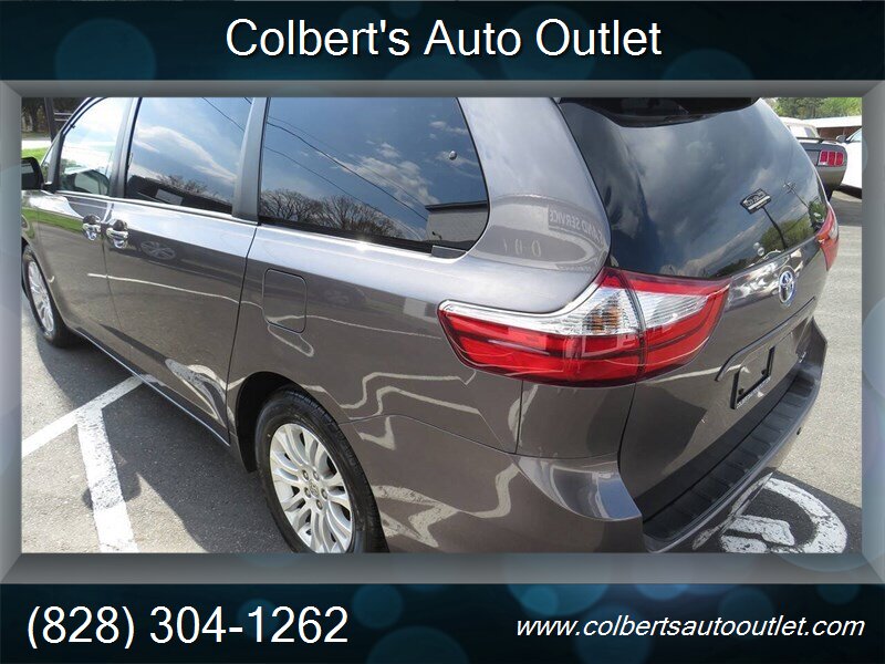 2015 Toyota Sienna XLE 8-Passenger - Photo 6 - Hickory, NC 28601