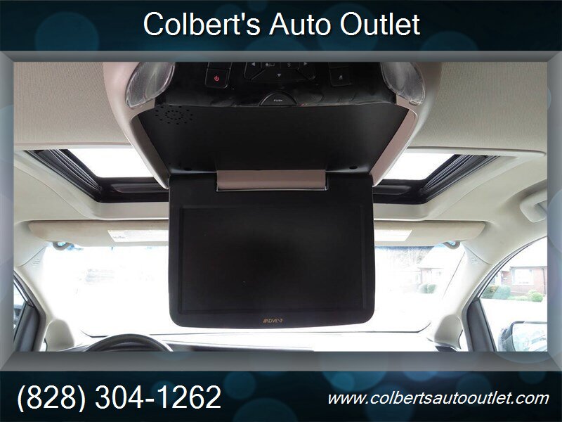 2015 Toyota Sienna XLE 8-Passenger - Photo 16 - Hickory, NC 28601