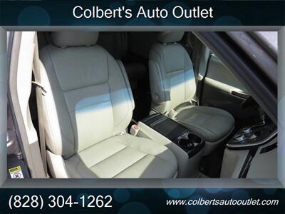 2015 Toyota Sienna XLE 8-Passenger - Photo 22 - Hickory, NC 28601
