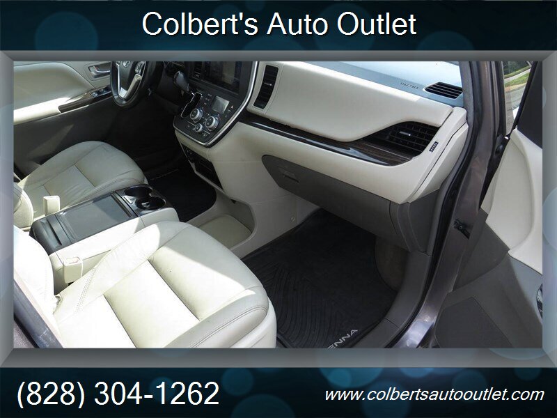 2015 Toyota Sienna XLE 8-Passenger - Photo 21 - Hickory, NC 28601