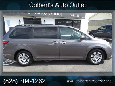 2015 Toyota Sienna XLE 8-Passenger - Photo 9 - Hickory, NC 28601