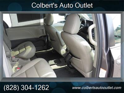 2015 Toyota Sienna XLE 8-Passenger - Photo 19 - Hickory, NC 28601