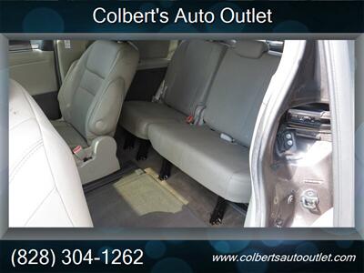 2015 Toyota Sienna XLE 8-Passenger - Photo 15 - Hickory, NC 28601