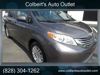 2015 Toyota Sienna XLE 8-Passenger - Photo 2 - Hickory, NC 28601