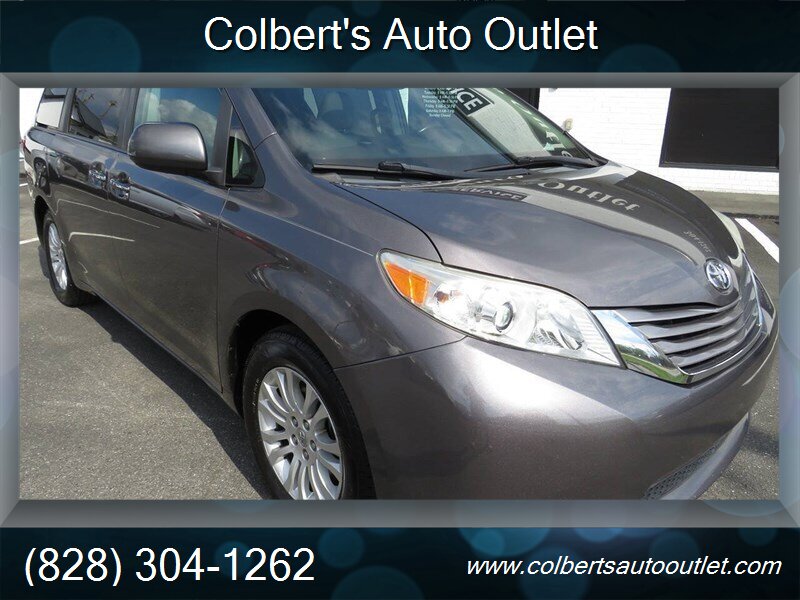 2015 Toyota Sienna XLE 8-Passenger - Photo 2 - Hickory, NC 28601