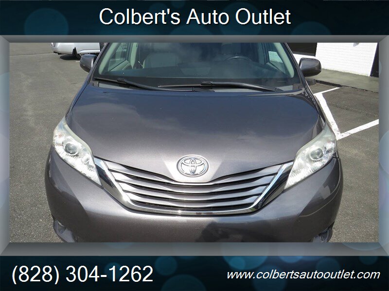 2015 Toyota Sienna XLE 8-Passenger - Photo 3 - Hickory, NC 28601