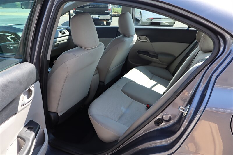 2015 Honda Civic LX - Photo 17 - Hickory, NC 28601
