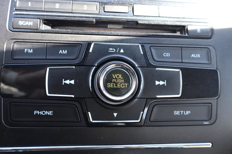 2015 Honda Civic LX - Photo 10 - Hickory, NC 28601