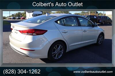 2017 Hyundai ELANTRA SE   - Photo 4 - Hickory, NC 28601