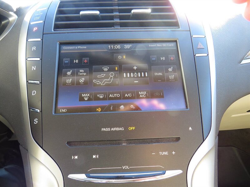 2016 Lincoln MKZ Base 4dr Sedan - Photo 16 - Hickory, NC 28601