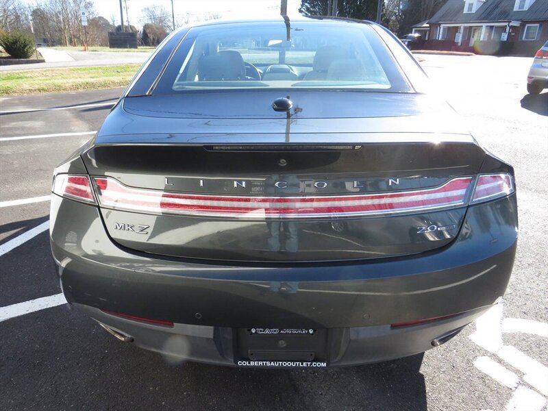2016 Lincoln MKZ Base 4dr Sedan - Photo 8 - Hickory, NC 28601