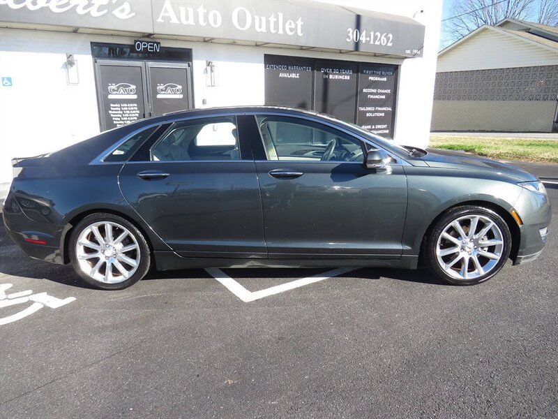 2016 Lincoln MKZ Base 4dr Sedan - Photo 10 - Hickory, NC 28601