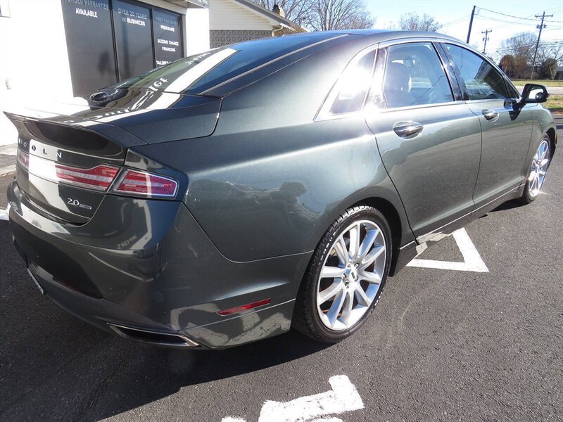 2016 Lincoln MKZ Base 4dr Sedan - Photo 9 - Hickory, NC 28601