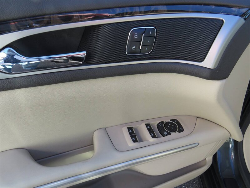 2016 Lincoln MKZ Base 4dr Sedan - Photo 13 - Hickory, NC 28601