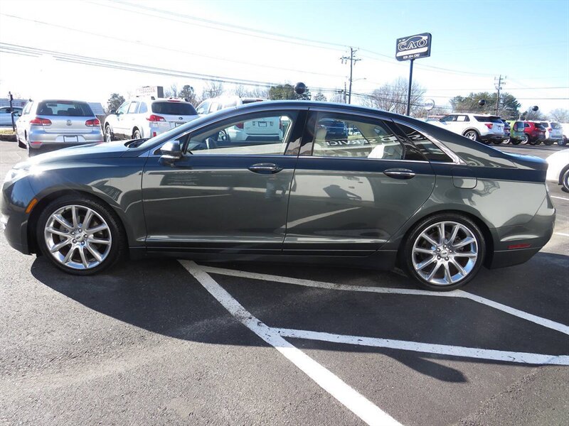 2016 Lincoln MKZ Base 4dr Sedan - Photo 6 - Hickory, NC 28601