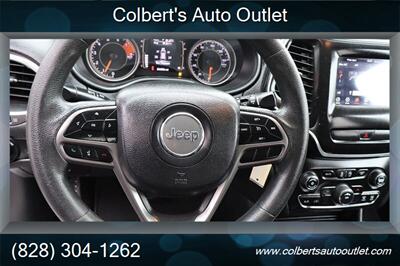 2019 Jeep Cherokee Latitude 4x4 4dr SUV - Photo 23 - Hickory, NC 28601