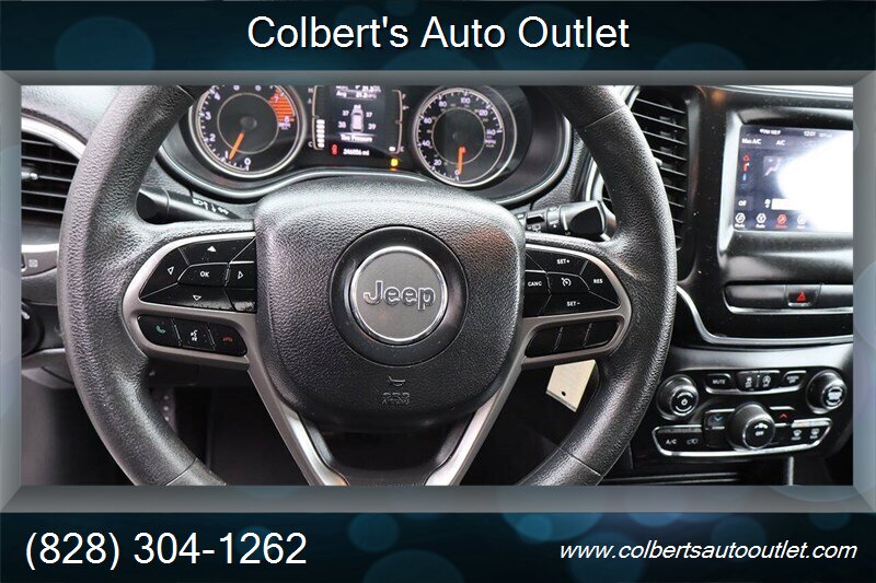 2019 Jeep Cherokee Latitude 4x4 4dr SUV - Photo 23 - Hickory, NC 28601