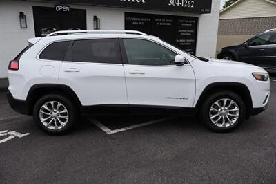 2019 Jeep Cherokee Latitude 4x4 4dr SUV   - Photo 9 - Hickory, NC 28601