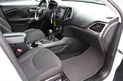 2019 Jeep Cherokee Latitude 4x4 4dr SUV   - Photo 20 - Hickory, NC 28601