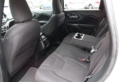 2019 Jeep Cherokee Latitude 4x4 4dr SUV   - Photo 14 - Hickory, NC 28601