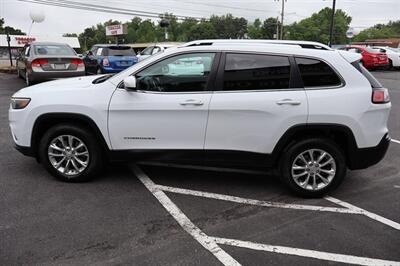 2019 Jeep Cherokee Latitude 4x4 4dr SUV   - Photo 5 - Hickory, NC 28601