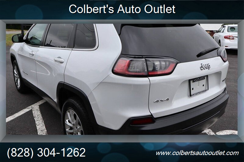2019 Jeep Cherokee Latitude 4x4 4dr SUV - Photo 6 - Hickory, NC 28601