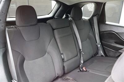 2019 Jeep Cherokee Latitude 4x4 4dr SUV   - Photo 19 - Hickory, NC 28601