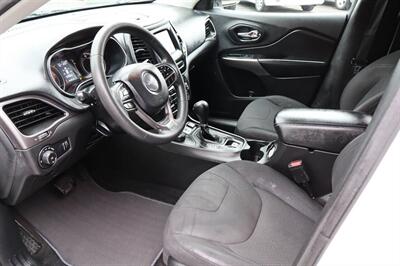 2019 Jeep Cherokee Latitude 4x4 4dr SUV   - Photo 12 - Hickory, NC 28601