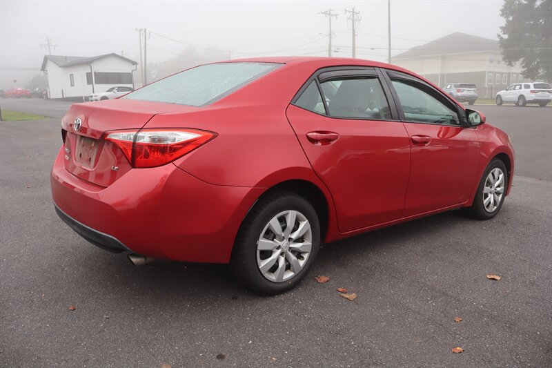2014 Toyota Corolla LE - Photo 2 - Hickory, NC 28601