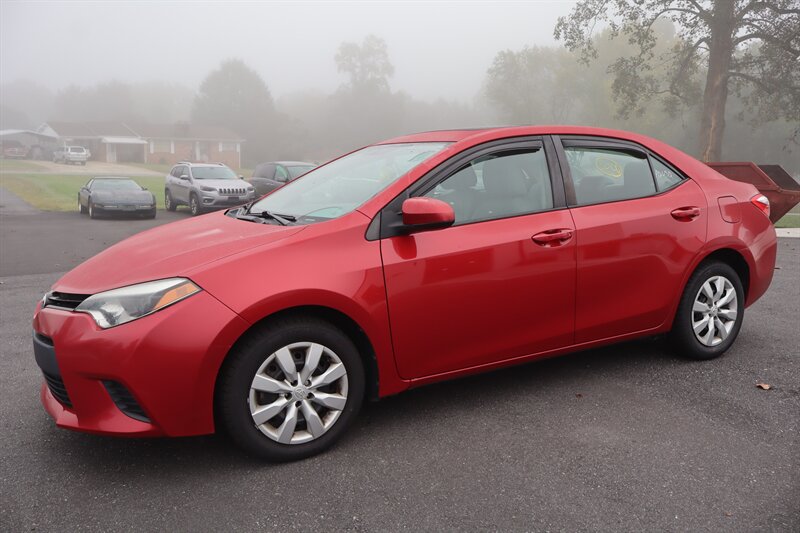 2014 Toyota Corolla LE - Photo 4 - Hickory, NC 28601