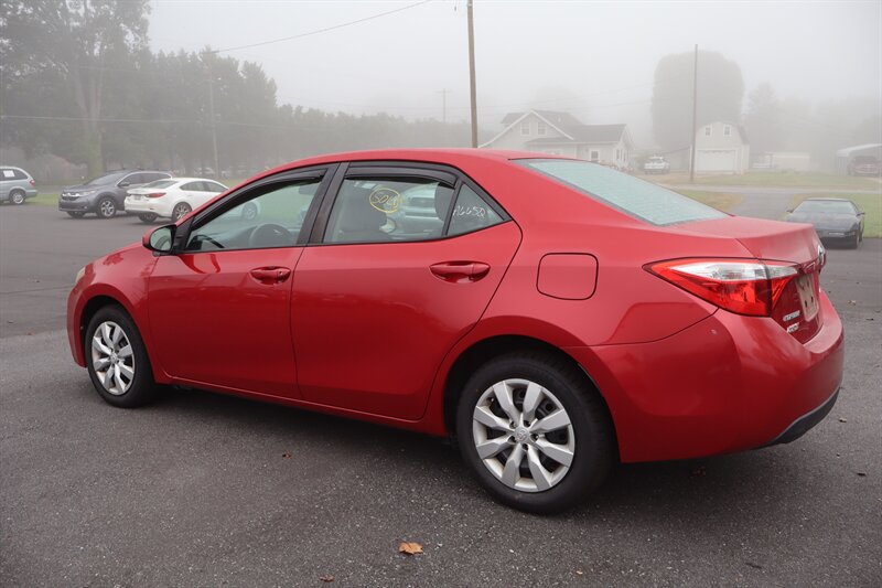 2014 Toyota Corolla LE - Photo 3 - Hickory, NC 28601