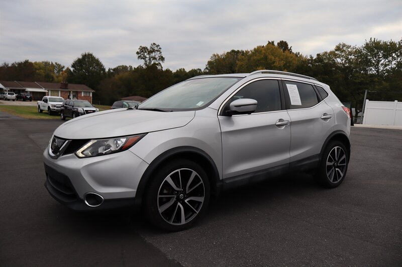 2018 Nissan Rogue Sport SL - Photo 2 - Hickory, NC 28601