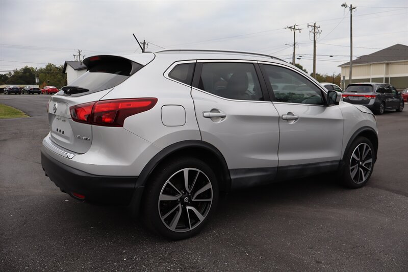 2018 Nissan Rogue Sport SL - Photo 4 - Hickory, NC 28601