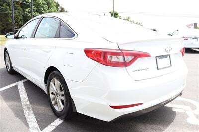 2015 Hyundai Sonata SE 4dr Sedan   - Photo 6 - Hickory, NC 28601
