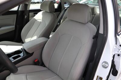2015 Hyundai Sonata SE 4dr Sedan   - Photo 12 - Hickory, NC 28601