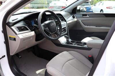 2015 Hyundai Sonata SE 4dr Sedan   - Photo 11 - Hickory, NC 28601